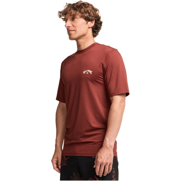 2026 Billabong Mens Arch Wave Short Sleeve Rash Vest EBYWR03019 - Burnt Red